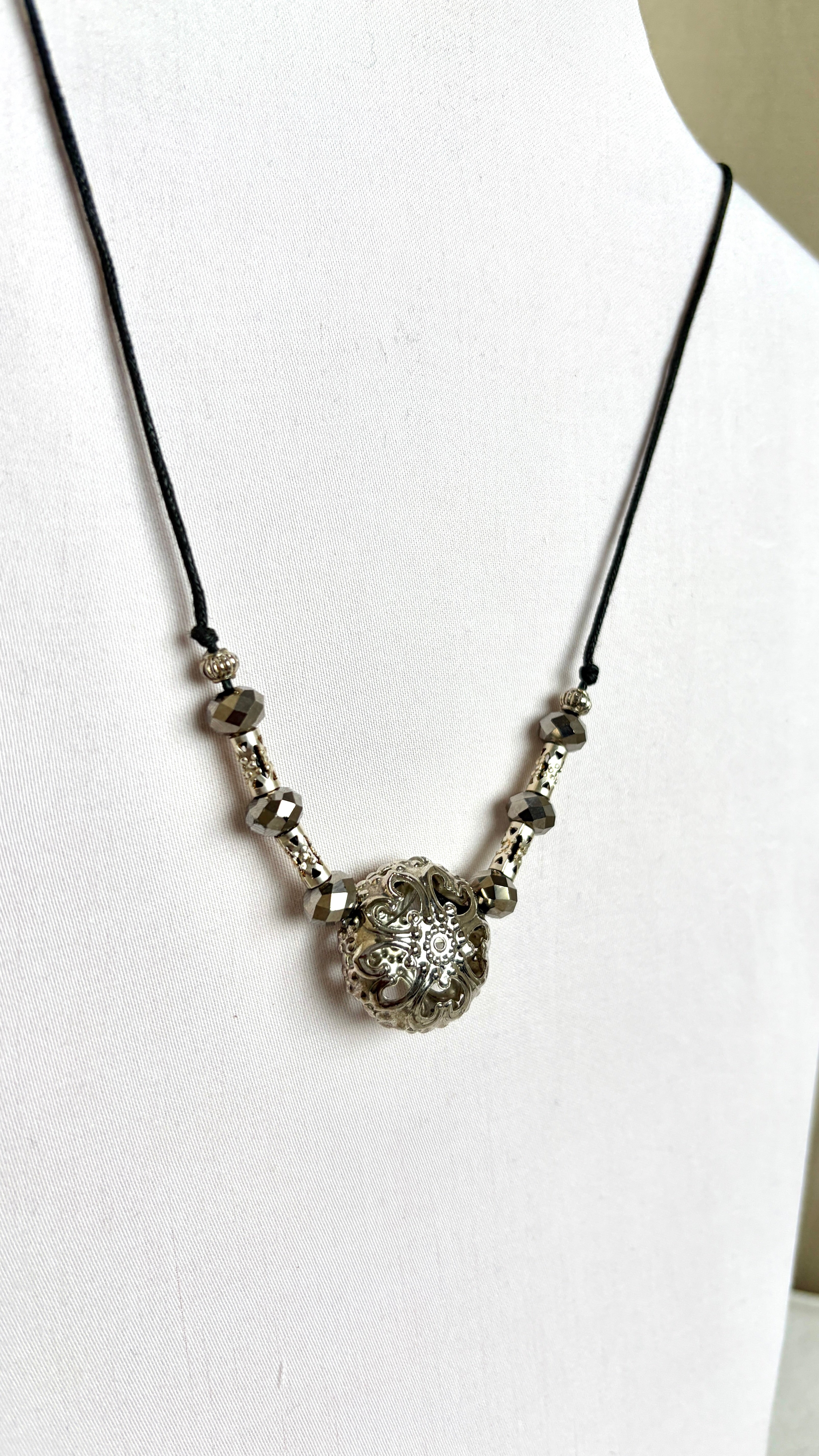Silver Filigree Flower Pendant Necklace