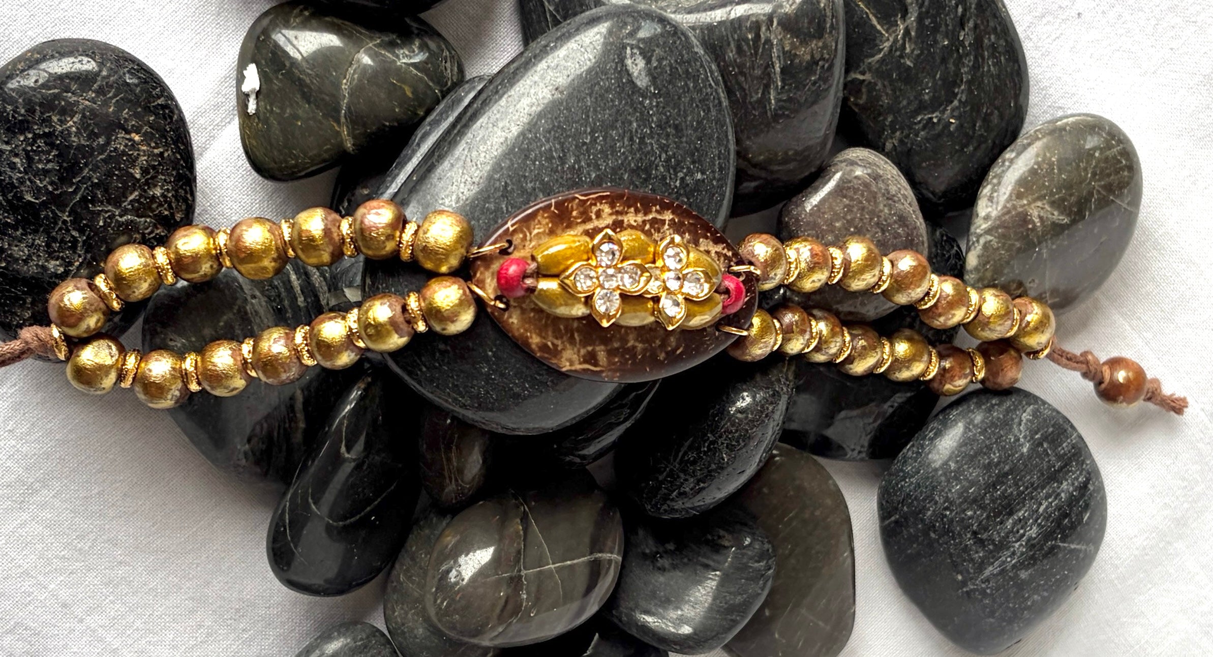 Gold Wood-Effect Acrylic Bead Bracelet